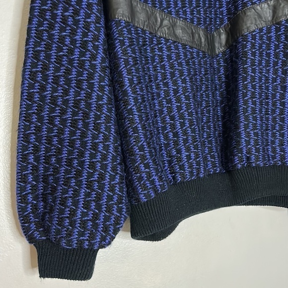 Vintage 1980s acrylic and leather oversized large knit sweater pull over jumper - Picture 4 of 7